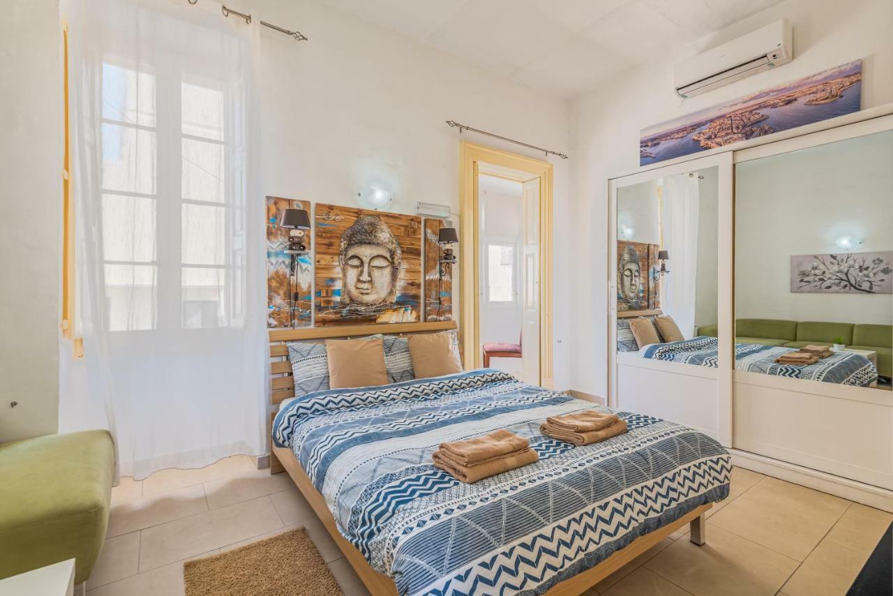 Traditional Maltese Townhouse Hotel Sliema Esterno foto